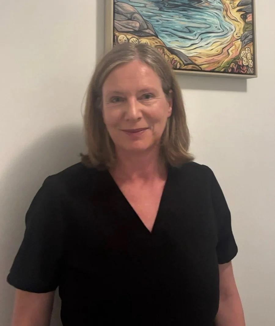 Dr Eileen Peter